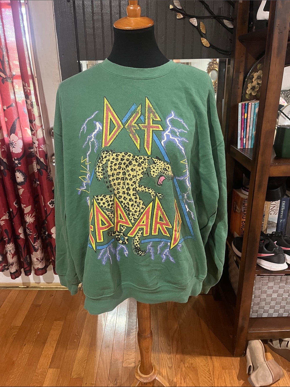 Def Leppard Graphic Crewneck Sweatshirt - Green